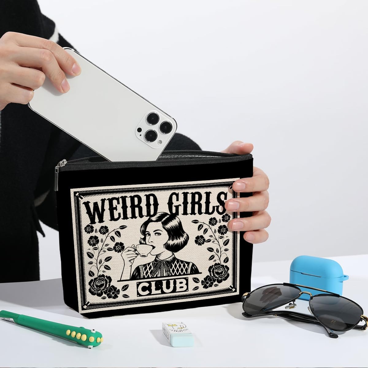 ZHAMEN Vintage Makeup Bag Weird Girls Cosmetic Bag for Women